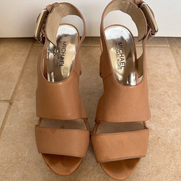 Michael Kors Carla Platform Sandal - Picture 3 of 4